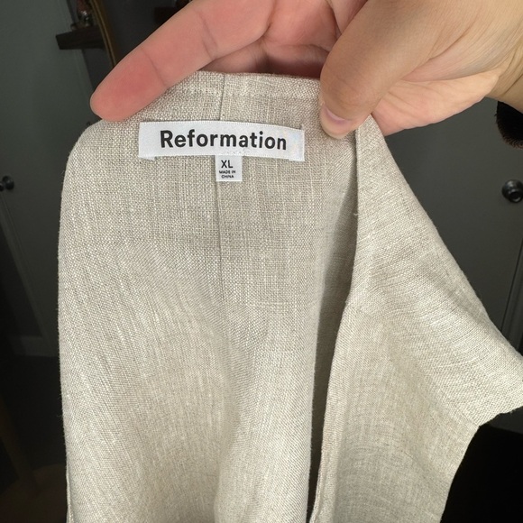 Reformation Sleeveless Button-Down Dress in Beige - Picture 4 of 6